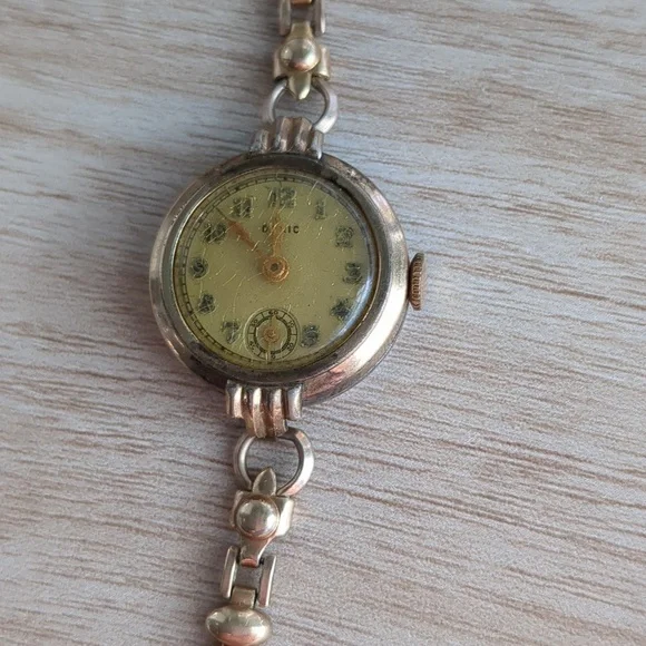 Doric 12k Gold Filled Vintage Watch - Picture 1 of 3